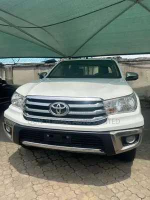 Toyota Hilux SR5 4x4 2019 White