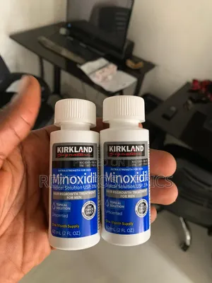 1 Kirkland Minoxidil Hair Regrowth Treatment + 1 Dermaroller