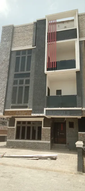 4bdrm Duplex in Wuye District Abuja for sale