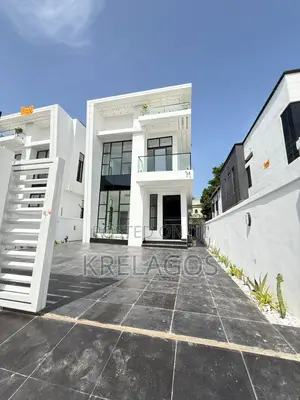 5bdrm Duplex in Chevron for sale