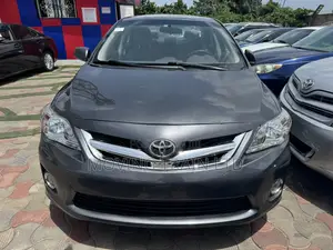 Toyota Corolla LE 4dr Sedan (1.8L 4cyl 4A) 2012 Gray