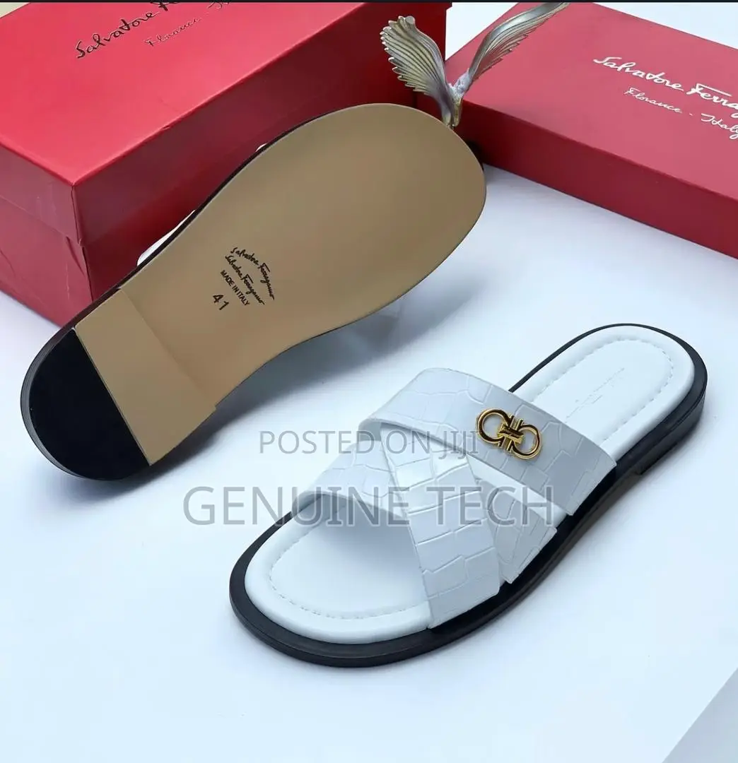 *Ferragamo🔥🔥Now Available