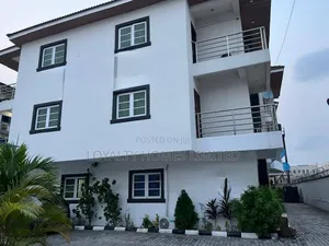 3bdrm Block of Flats in Off Admiralty Way, Lekki for sale