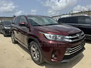 Toyota Highlander XLE V6 4x4 (3.5L 6cyl 6A) 2016 Red