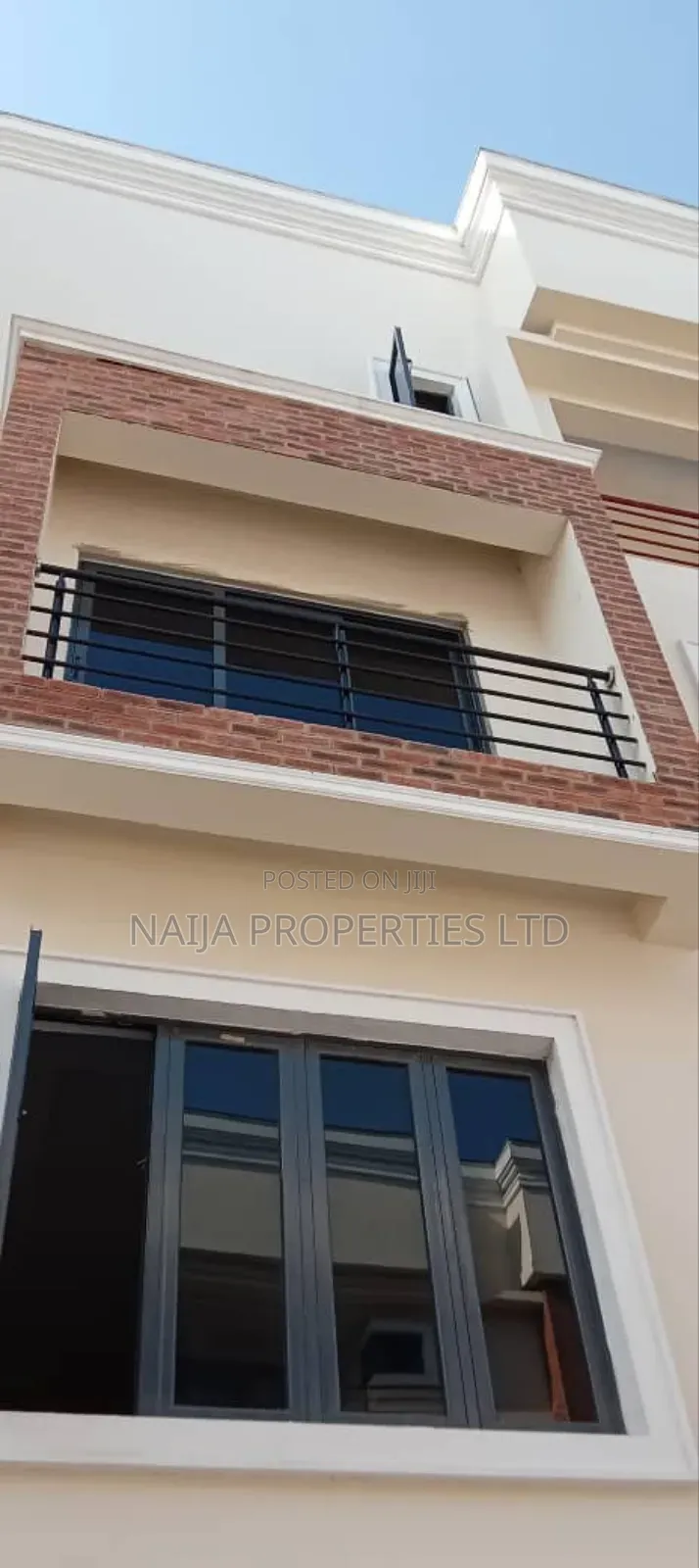 4bdrm Townhouse / Terrace in Lekki Phase 1 for rent