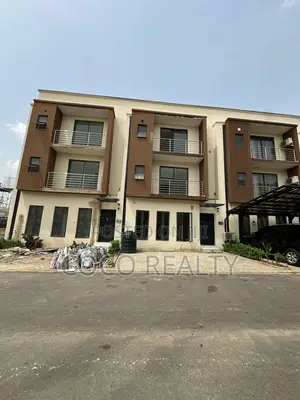 4bdrm Townhouse/Terrace in Apo District for sale