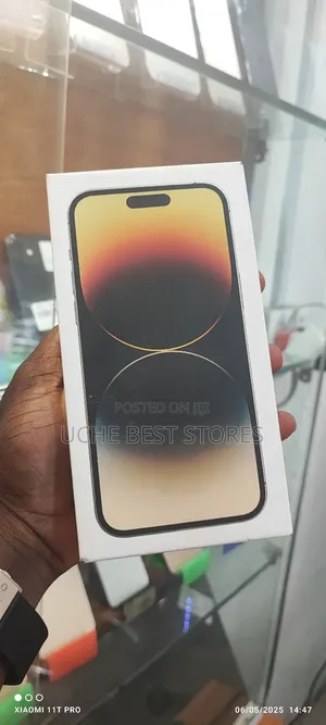 Photo - New Apple iPhone 14 Pro Max 256 GB Gold