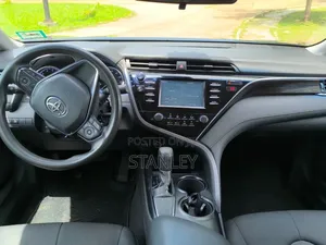 Toyota Camry LE FWD (2.5L 4cyl 8AM) 2018 Black