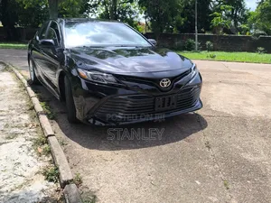 Toyota Camry LE FWD (2.5L 4cyl 8AM) 2018 Black