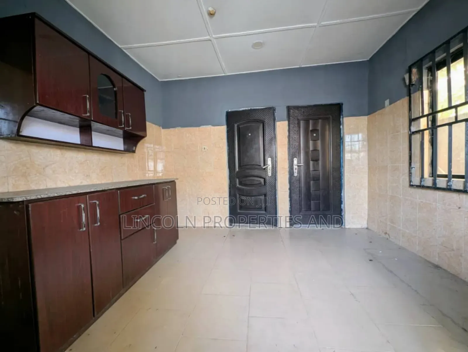 4bdrm Bungalow in Osongama Estate Uyo for sale