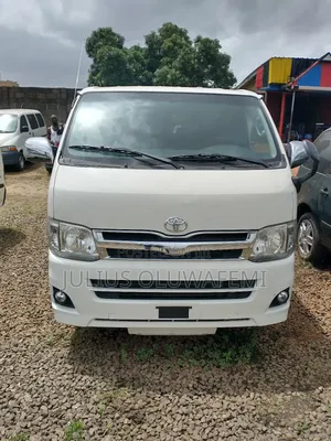 Toyota HiAce 2012 White