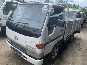 Toyota Dyna 100 2000 Model