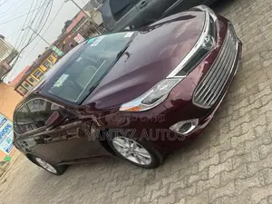 Toyota Avalon XLE Premium Sedan FWD (3.5L 6cyl 6A) 2013 Burgundy