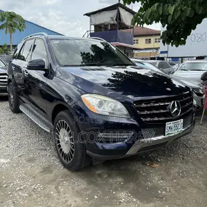 Mercedes-Benz M Class ML350 4MATIC 4dr SUV AWD (3.5L 6cyl 7A) 2014 Blue