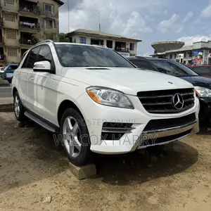 Mercedes-Benz M Class 2015 Off white