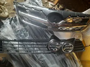 Front and Down Grill Toyota Corolla 2010