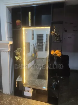 Console With Mirror and Light (Arts Not Included )