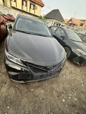 Photo - Toyota Camry 2018 Black