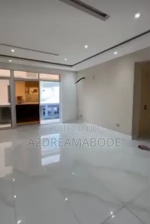 4bdrm Apartment in Onikoyi for rent