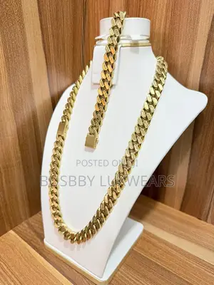 18mm Cuban Neck Chain and Pendant for Men
