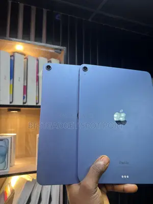 Apple iPad Air (2022) 64 GB Blue