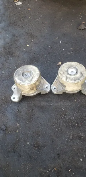 Engine Seat 205 C300 015