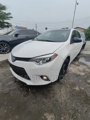 Toyota Corolla LE Plus 4dr Sedan (1.8L 4cyl CVT) 2016 White