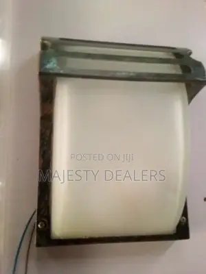 Dubai Cast Bulkhead E27 Not Led Type
