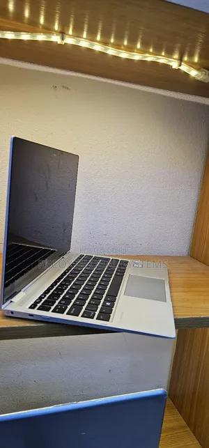 Photo - Laptop HP EliteBook X360 1020 G2 8GB Intel Core I5 SSD 256GB