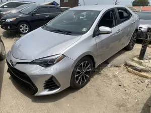 Toyota Corolla SE 4dr Sedan (1.8L 4cyl CVT) 2017 Silver