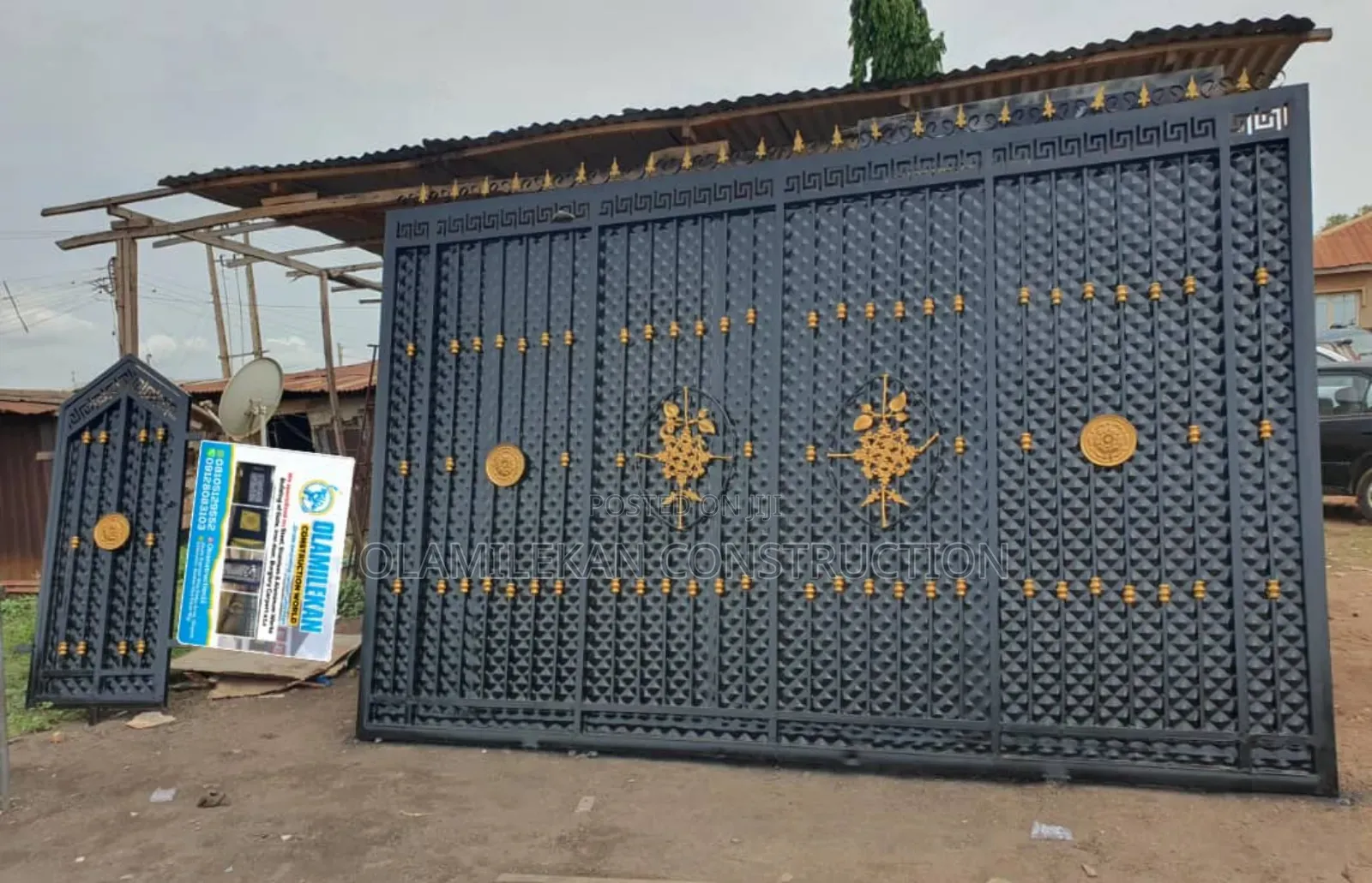 Deluxe Sliding Gate.