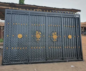 Deluxe Sliding Gate.