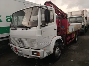 Mercedes 1117 4tonnes Self-Loader