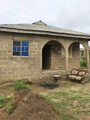 4bdrm Bungalow in Ado-Odo/Ota for sale