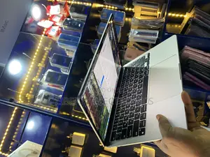 Laptop Apple MacBook Air 2022 M2 8GB Apple M2 SSD 256GB