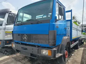 Mercedes Benz 814 German Truck 6 Cylinder Engine