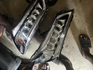Headlights Acura MDX 2015