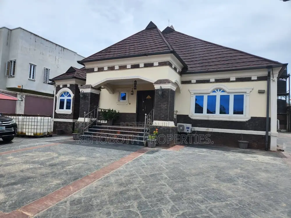 3bdrm Bungalow in Adeniran Estate, Ibadan for sale