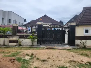 3bdrm Bungalow in Adeniran Estate, Ibadan for sale