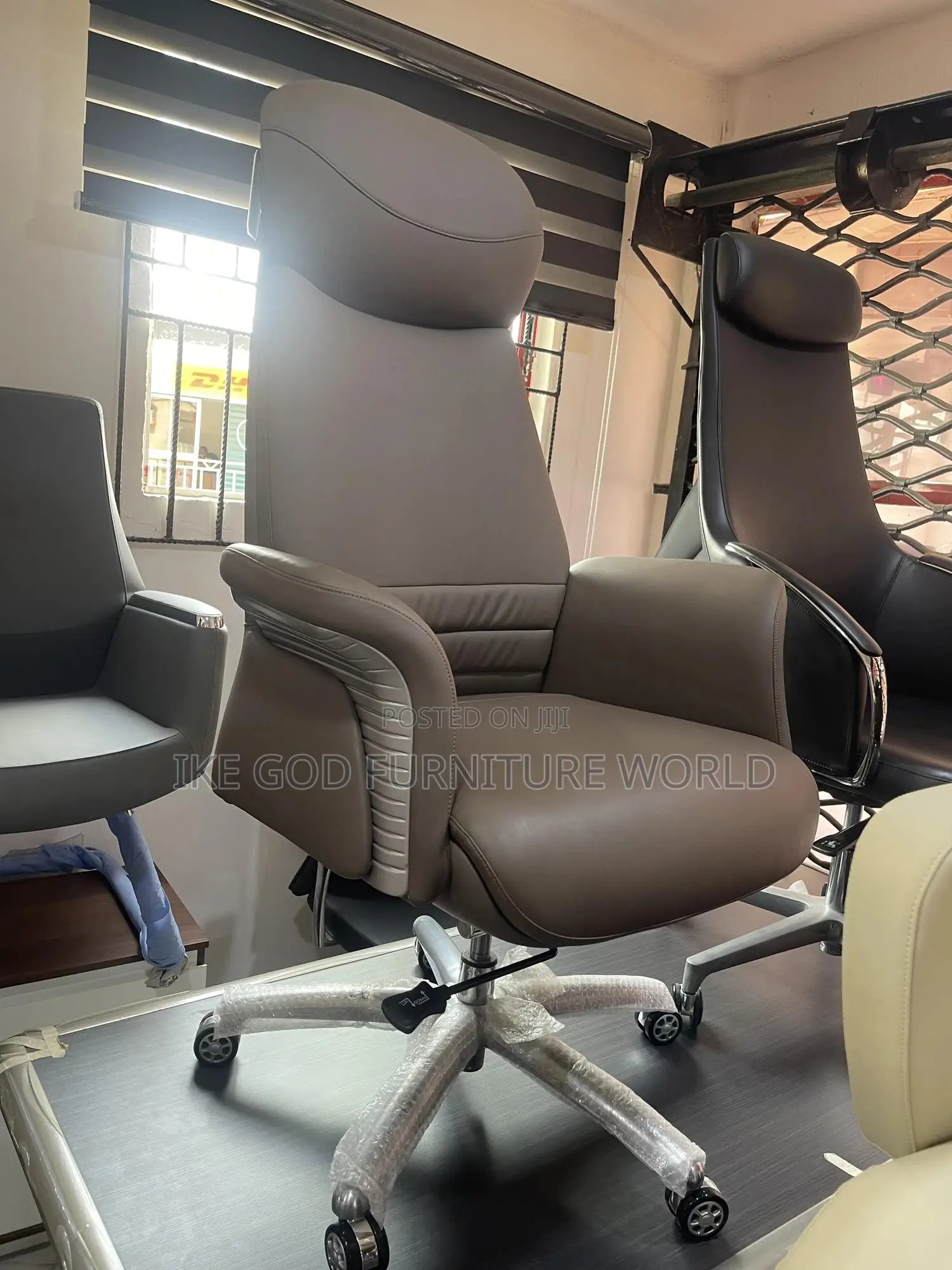 High Quality Imported Office Executive Swivel Chair