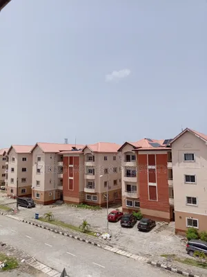 3bdrm Block of Flats in Fashola Estate,, Ajah for sale