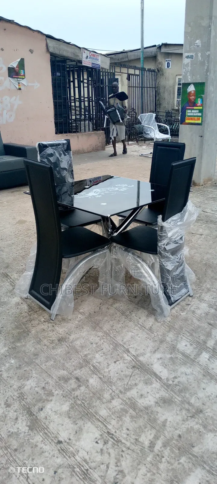 Standard Square Shape Four Sitter Dining Sets