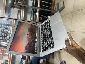 Laptop Apple MacBook Air 2015 8GB Intel Core i5 SSD 256GB