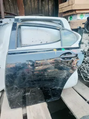 Door Gs 350 2015 Model