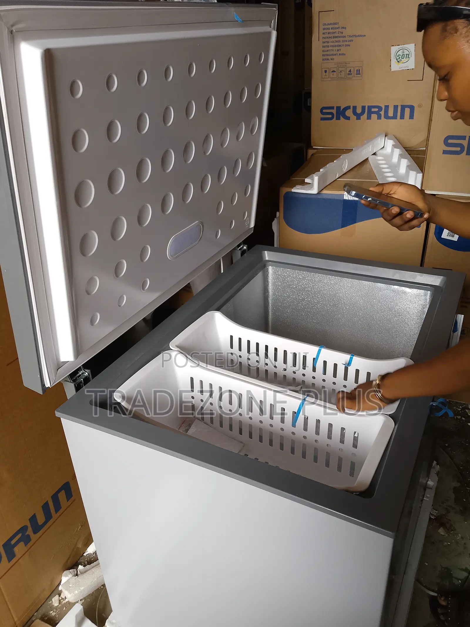 Skyrun 250l: Convenient Freezer Storage