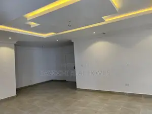 4bdrm Apartment in Osapa London for rent