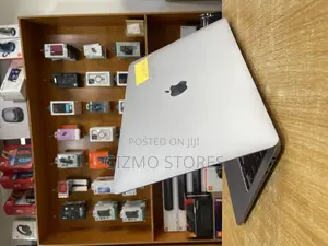 Laptop Apple MacBook Pro 2020 16GB Intel Core I5 SSD 1T