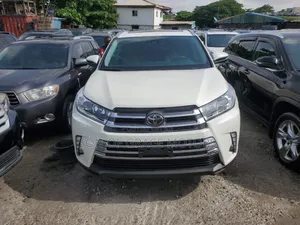 Toyota Highlander Limited 2019 White