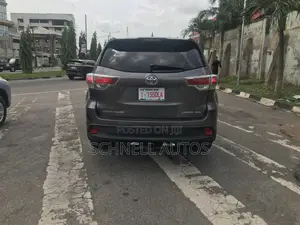 Toyota Highlander XLE 4dr SUV (3.5L 6cyl 6A) 2015 Gray