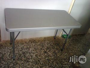4 Ft Plastic Table